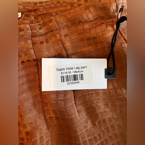 NWT ASTR Sayla Wide Leg Pant - Size M/ Caramel - Picture 4 of 8
